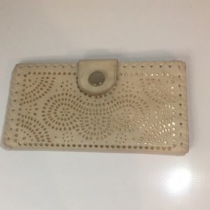 Expressions New York Wallet Vegan Leather